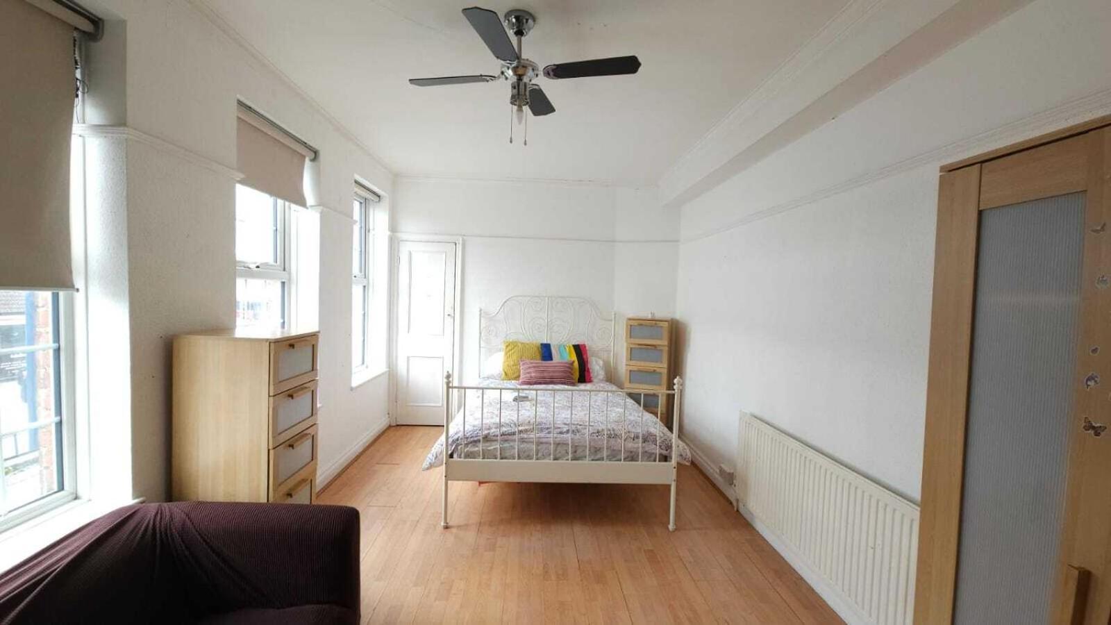 London Edgware Station Apartment 部屋 写真